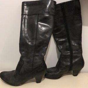 Born charcoal black boots size 6